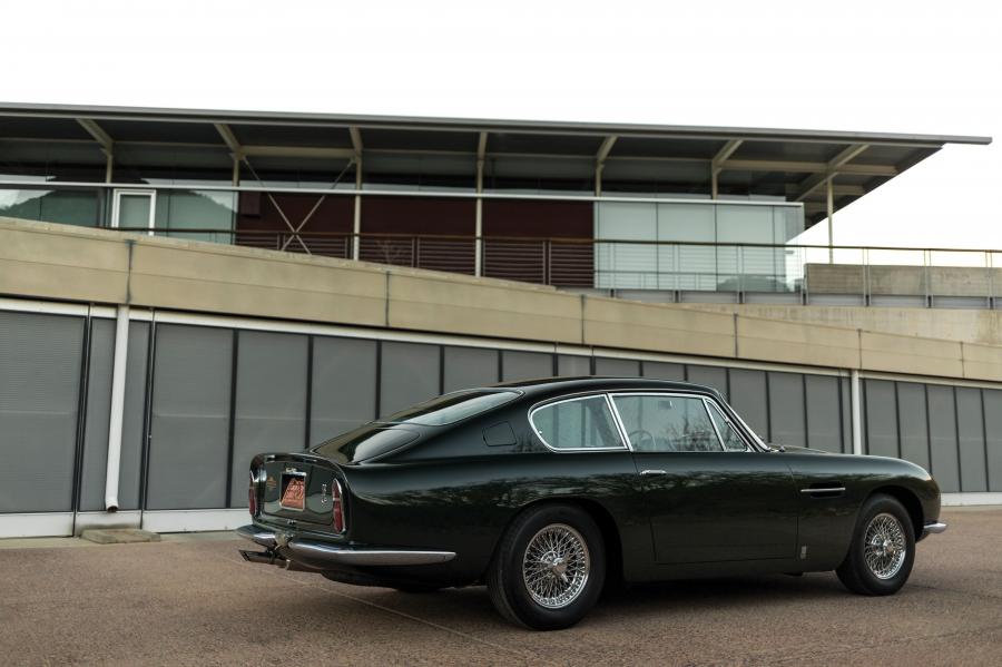  Aston Martin DB6 1965 года  (фото 2 из 27)